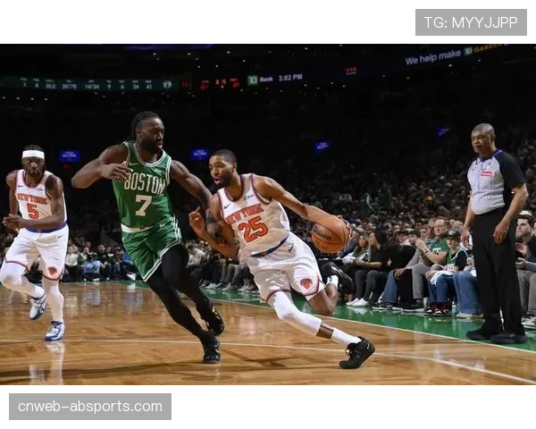 凯尔特人97-81战胜太阳，塔图姆24分布朗22分双星闪耀