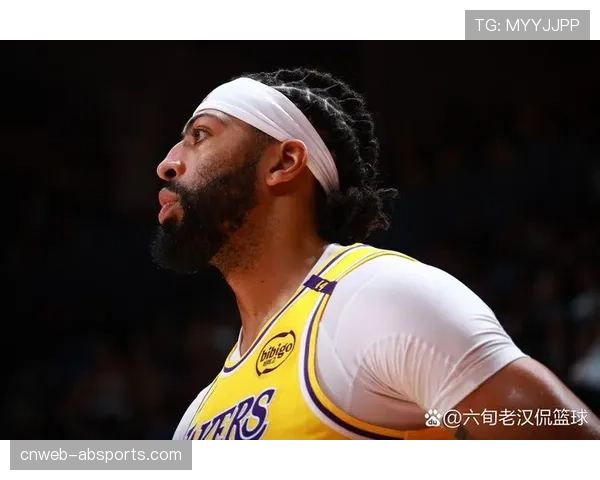 消息人士透露，湖人队将在休赛期积极寻求第三位球星